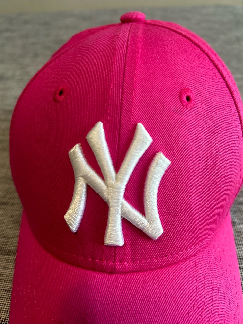 New Era New York Yankees Pink Strapback Cap 9forty Youth Child Adjustable 940 - Picture 3 of 14